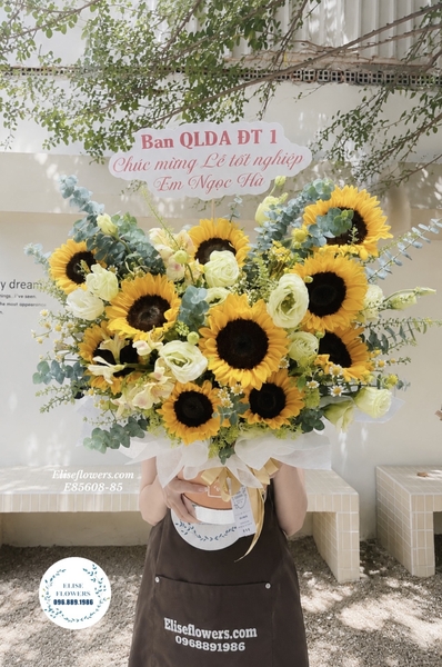 Lẵng hoa hướng dương tặng sinh nhật, tốt nghiệp ở quận Cầu Giấy, Đống Đa Ba Đình, Hà Nội