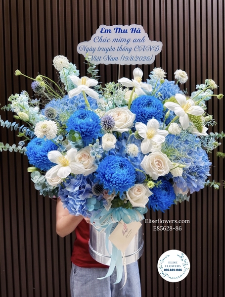 Lẵng hoa sinh nhật lãnh đạo, chủ tịch màu xanh dương ở Cầu Giấy, Hà Nội | Elise Flowers