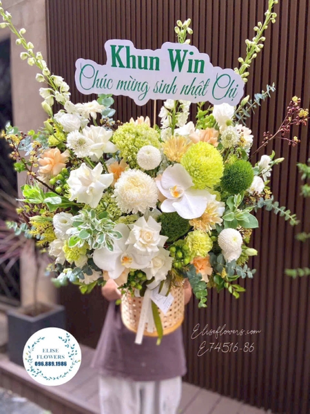 Lẵng hoa tone xanh lá trắng tặng thầy cô ngày 20/11 tại Hà Nội | Elise Flowers