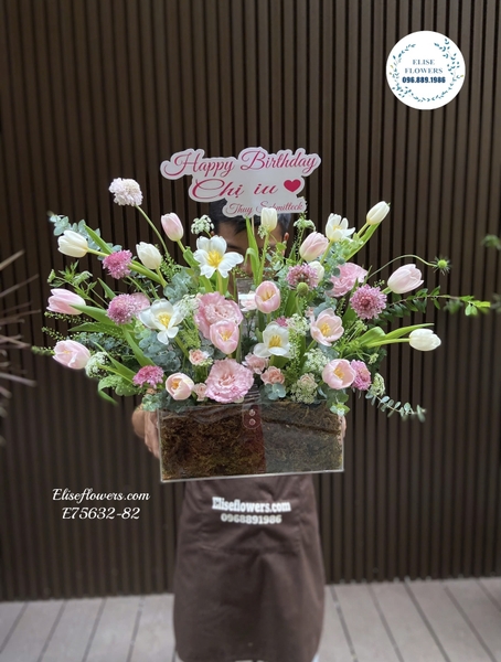 Lẵng hoa tulip đẹp, giao hoa nhanh ở khu vực Hoàn Kiếm, Đống Đa, Cầu Giấy, Thanh Xuân, Long Biên, Gia Lâm, Ba Đình, Hà Đông....