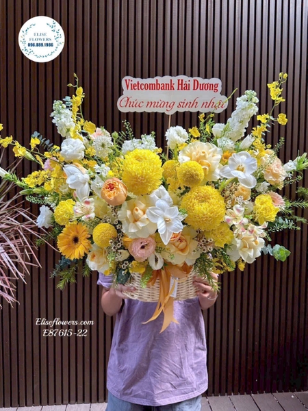Lẵng hoa tươi màu vàng tặng thầy cô tại Hà Nội | Elise Flowers