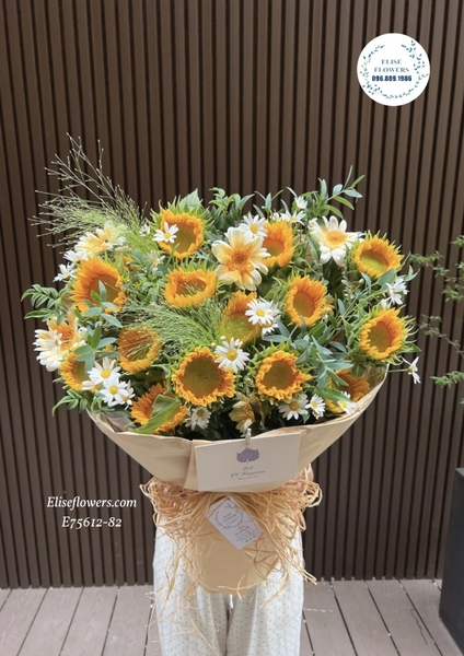 Mua bó hoa hướng dương đẹp, giao hoa nhanh toàn thành phố Hà Nội. Tiệm hoa tươi uy tín Hà Nôi. Elise Flowers