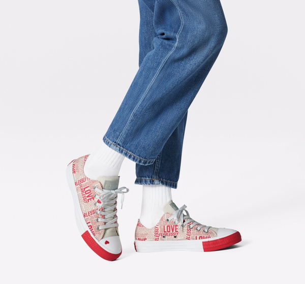 Giày Converse Chuck Taylor All Star Love Fearlessly