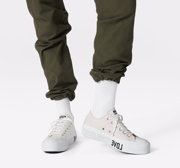 Giày Converse Chuck Taylor All Star Love Fearlessly