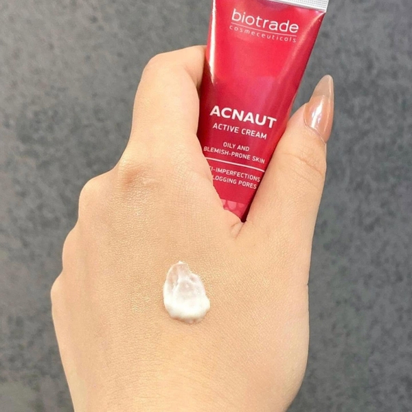 chấm mụn Biotrade