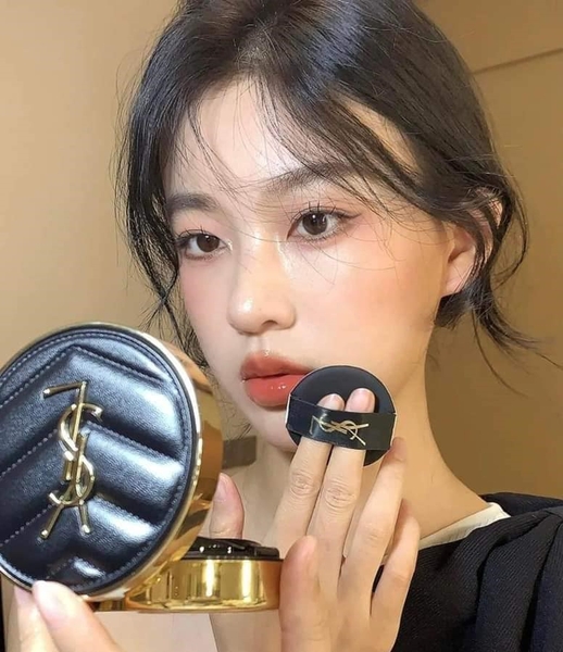 Phấn Nước YSL Le Cushion Encre De Peau Luminous Matte Tone 10