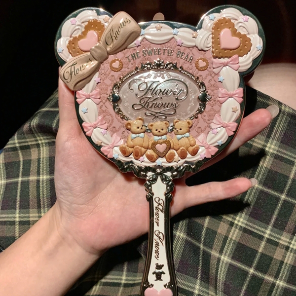 Gương Flower Knows