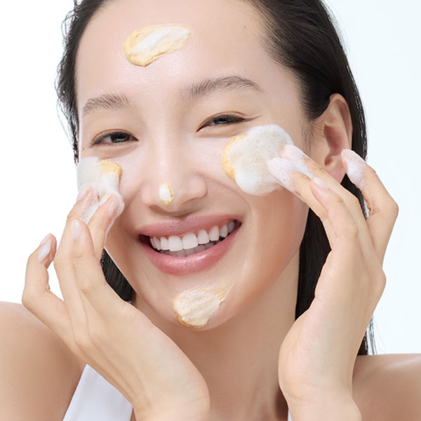 Sữa rửa mặt Freshly Juiced Vitamin Mask Cleanser Dear, Klairs