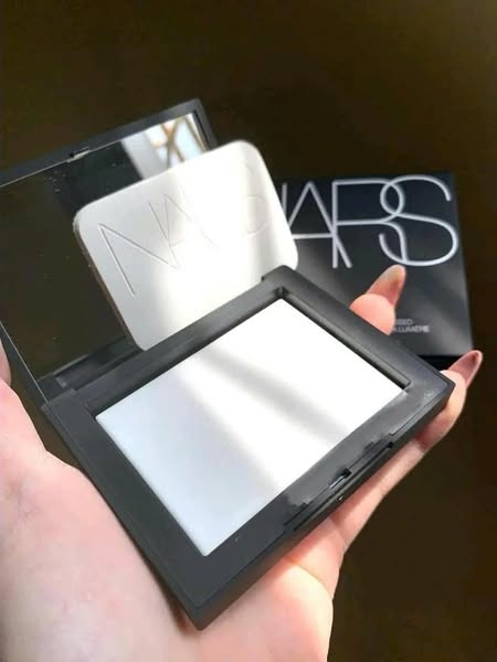 Phấn Phủ dạng nén Kiềm dầu Nars Light Reflecting Setting Powder