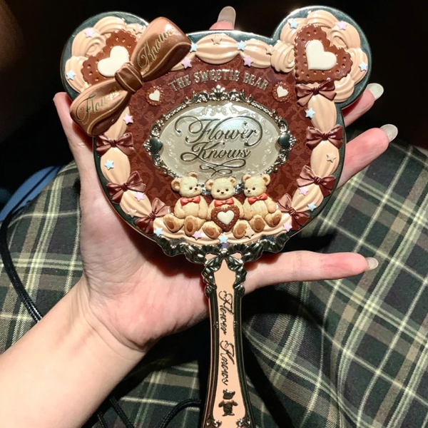 Gương Flower Knows
