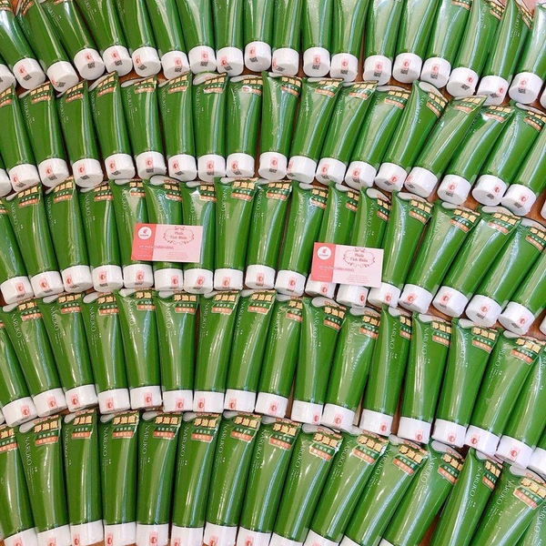 Sữa rửa mặt tràm trà Naruko Tea Tree Purifying Clay Mask and Cleanser