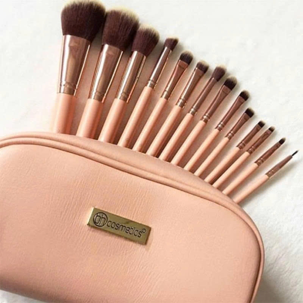 Bộ Cọ BH Cosmetics Chic 14 cây kèm ví đựng BHBO09