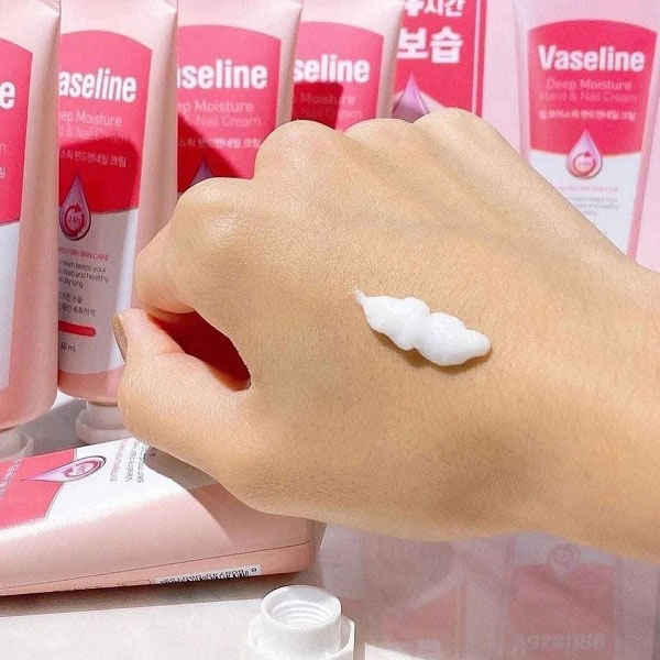 Kem dưỡng tay và móng Vaseline Deep Moisture Hand & Nail Cream 60ml
