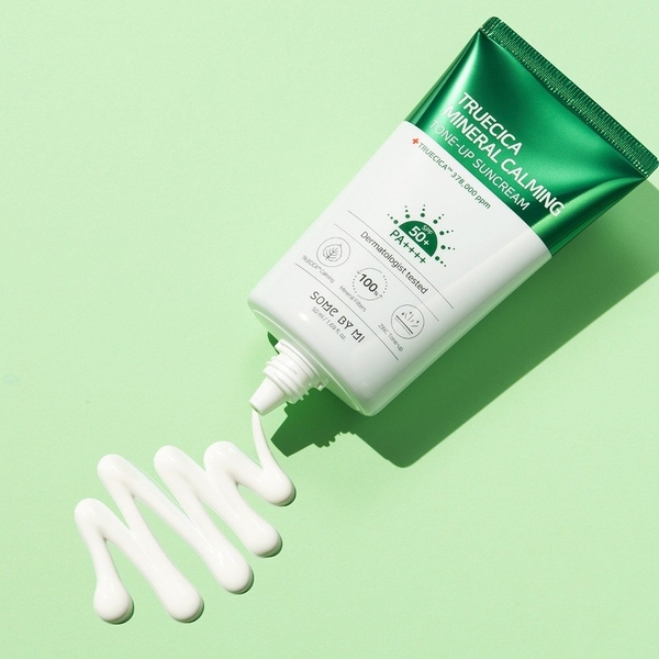 Kem chống nắng nâng tone da dầu Some By Mi Truecica Mineral Calming Tone-up Suncream 50ml
