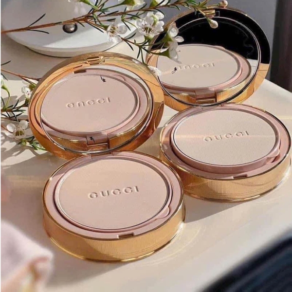 Phấn Phủ Dạng Nén Kiềm Dầu Gucci Poudre De Beaute Mat Naturel