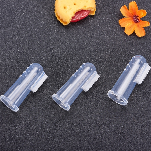 ban-chai-danh-rang-deo-ngon-tay-bang-silicone-cho-thu-cung