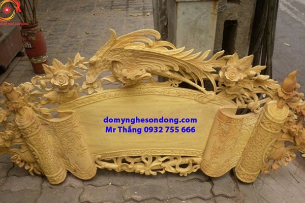 Cuốn thư hồng trĩ nét tinh tế trong không gian thờ