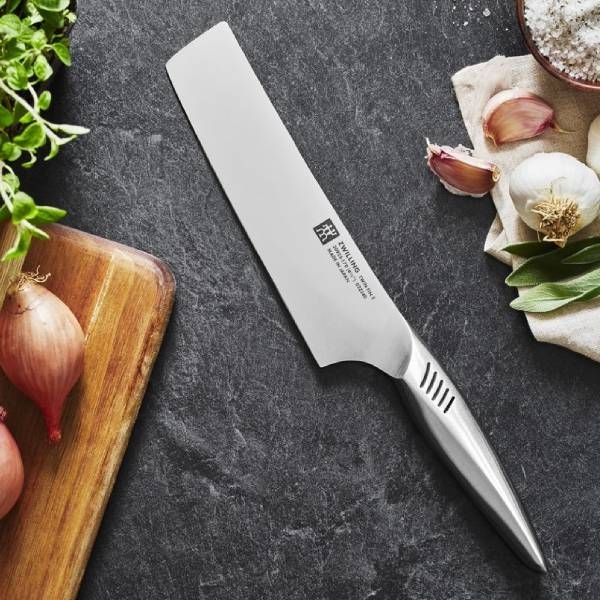Dao Nakiri FIN 2 được thiết kế tối ưu cho việc cắt rau củ