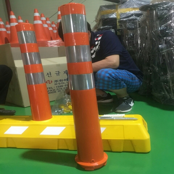 dai-phan-lan-co-de-cam-coc-tieu-nhua-pu-pe-han-quoc