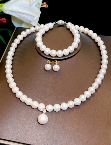 Bộ Chuỗi Ngọc Trai Sang Trọng Và Quý Phái