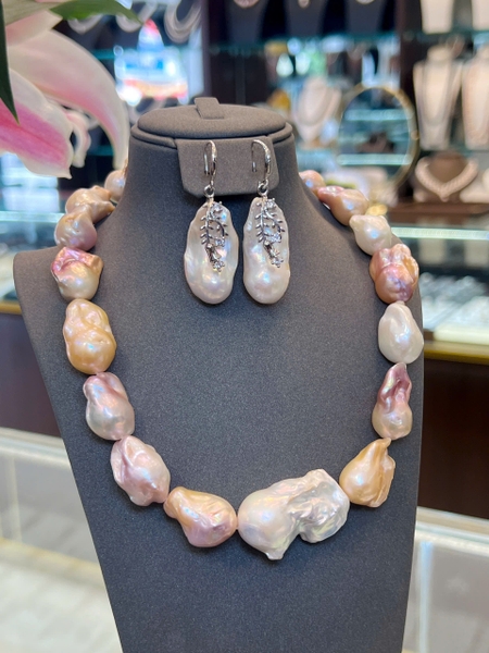 The perfect souvenir isn’t a magnet—it’s a pearl that lasts forever.