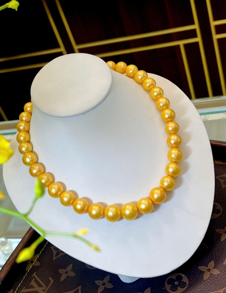 Chuỗi cổ ngọc trai màu vàng hoàng gia