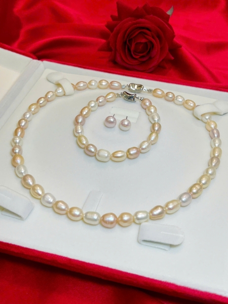 Trusted pearl store in District 1 – real pearl jewelry and gift sets available.