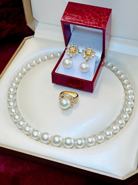 Pearl jewelry full set – special price today High-quality natural pearls, elegant design. Great choice for gifts or personal use. Visit us now in Ho Chi Minh City.
