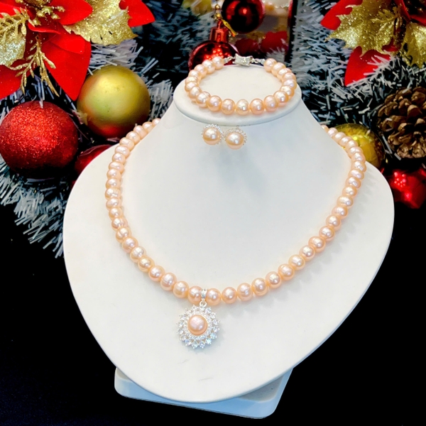 Bộ Chuỗi Ngọc Trai Trẻ Trung Cho Mùa Giáng Sinh