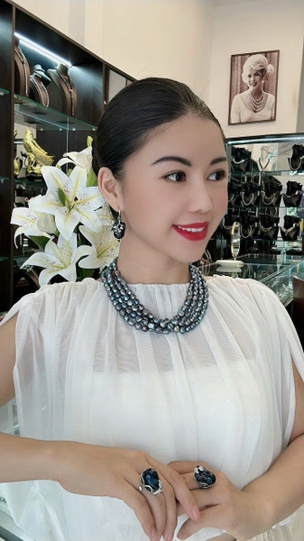 Bộ Ngọc Trai Thô Màu Xanh Đen Quý Phái Sang Trọng