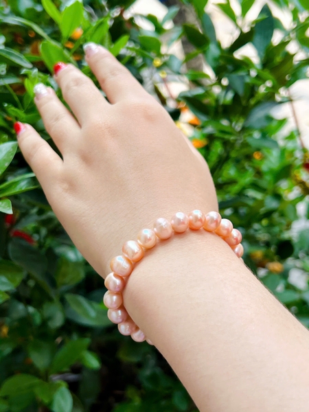 Vòng tay ngọc trai sang trọng . Hình dáng tự nhiên