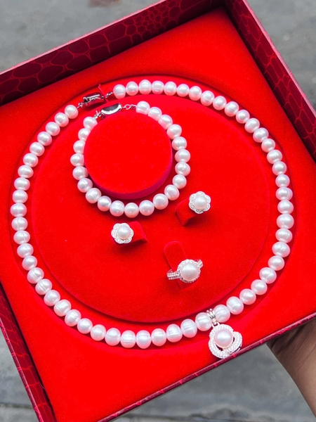 Bộ Chuỗi Trang Sức Ngọc Trai Sang Trọng