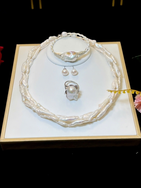 Bộ ngọc trai thô tự nhiên thanh lịch sang trọng và quý phái