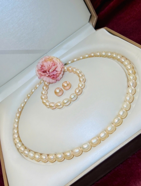 Bộ chuỗi trang sức ngọc trai làm quà tặng