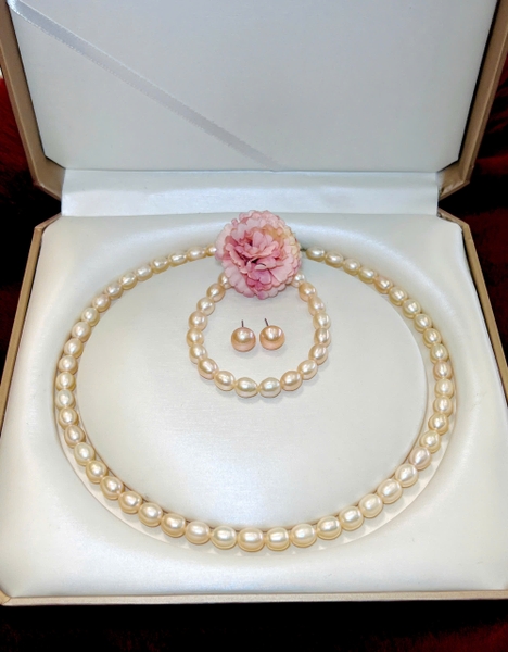 Bộ chuỗi trang sức ngọc trai làm quà tặng