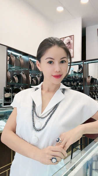 Bộ Chuỗi Ngọc Trai Xanh Đen Sang Trọng