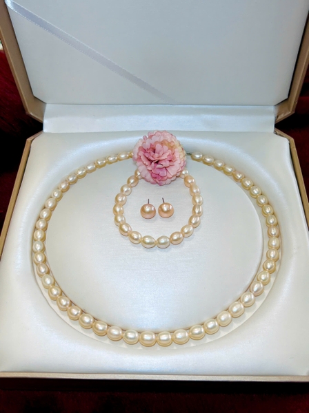 Bộ chuỗi trang sức ngọc trai làm quà tặng