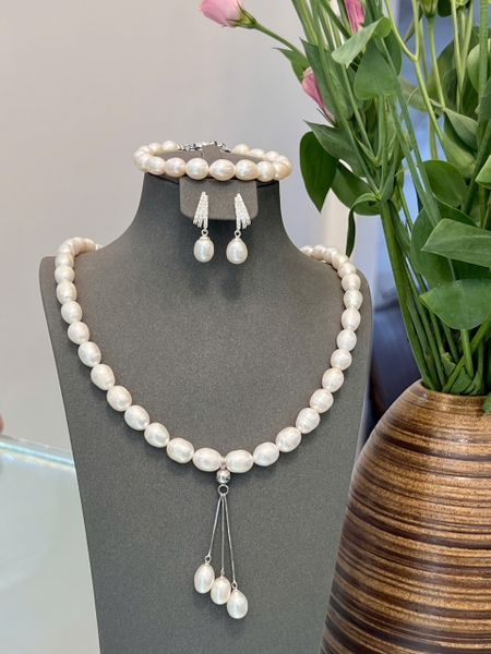 Bộ chuỗi ngọc trai giọt duyên dáng