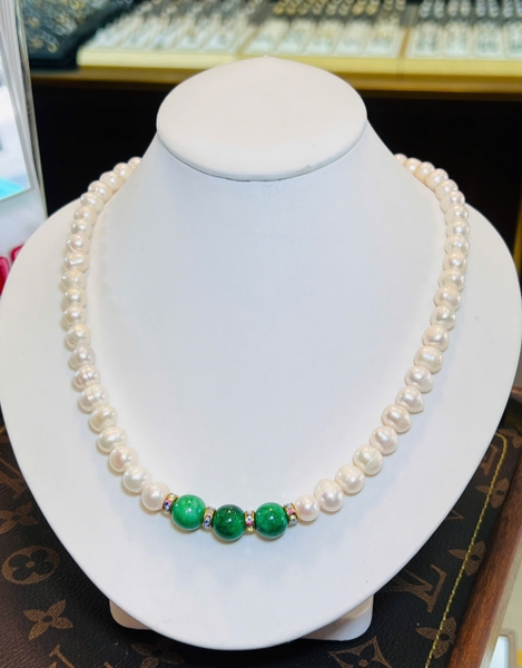 Chuỗi ngọc trai làm quà tặng