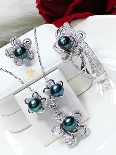 Bộ Trang Sức Ngọc Trai Sang Trọng