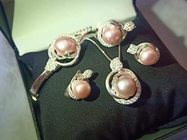 Bộ Ngọc Trai Tím Hồng Quý Phái  Sang Trọng