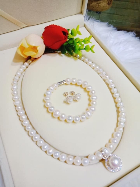 Bộ Ngọc Trai Trắng Thanh Lịch Sang Trọng