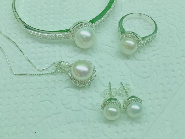 Bộ Trang Sức Ngọc Trai Chế Tác Bạc Quý Phái