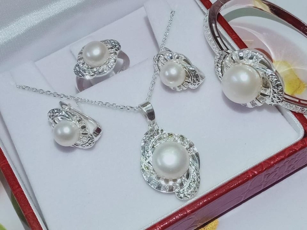 Bộ Trang Sức Ngọc Trai Chế Tác Bạc Quý Phái