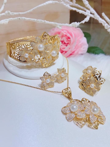Bộ Trang Sức Ngọc Trai Đẳng Cấp Sang Trọng