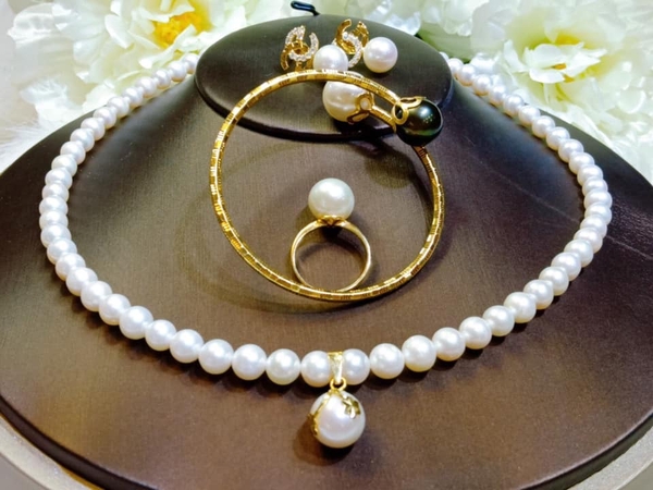 Bộ Trang Sức Ngọc Trai Sang Trọng & Thanh Lịch