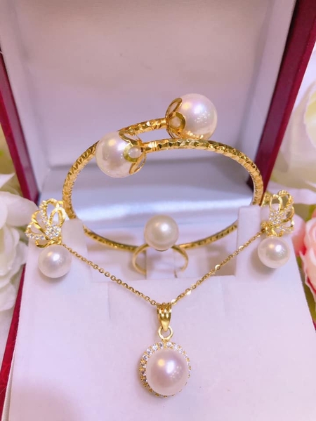 Bộ Trang Sức Ngọc Trai Trắng Thanh Lịch
