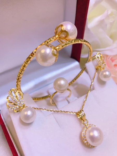 Bộ Trang Sức Ngọc Trai Trắng Thanh Lịch