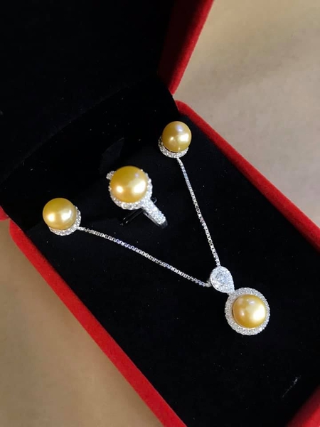 Bộ Trang Sức Ngọc Trai Vàng Kim Quý Phái