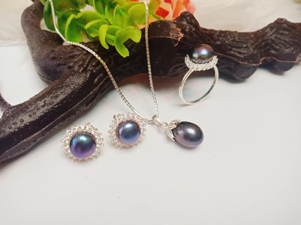 Bộ Trang Sức Ngọc Trai Xanh Đen Sang Trọng